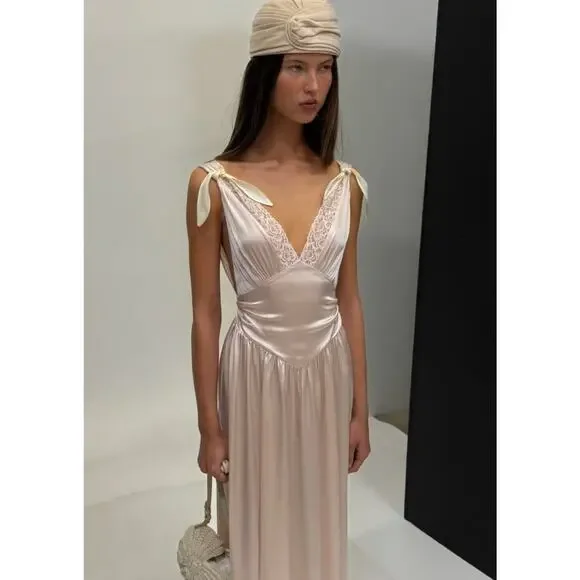 Helsa The Silk Celeste Dress - Picture 4 of 16